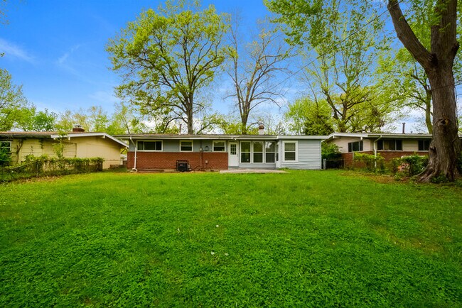 Building Photo - Fantastic 3bd/2ba home! Coming soon!