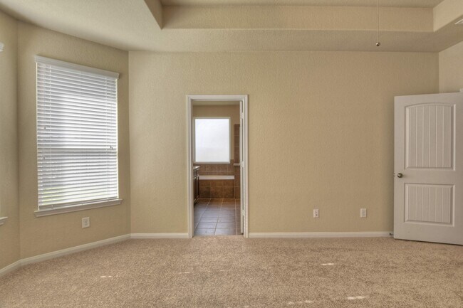 Building Photo - 21644 Lexor Dr