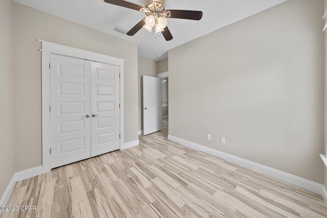 Building Photo - 305 Evergreen St