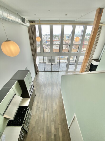 Building Photo - 4215 Glencoe Ave