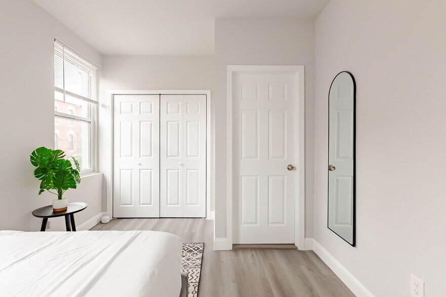 Building Photo - 1418 S 9th St