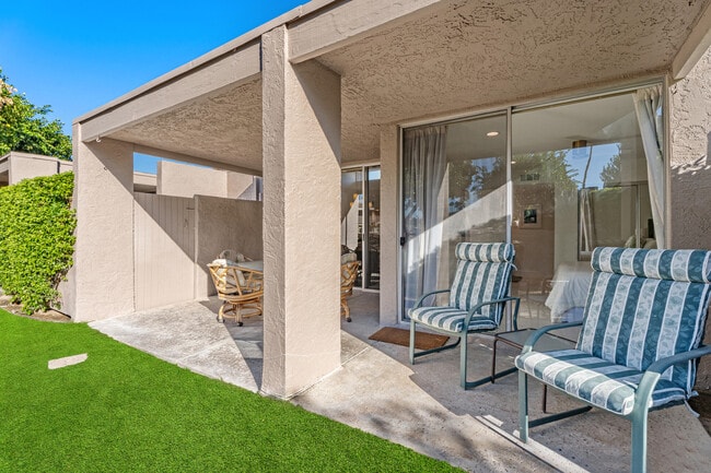 Building Photo - 48885 Mariposa Dr