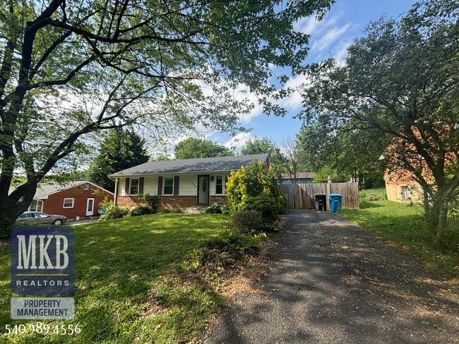 Building Photo - 4706 Casper Dr NE