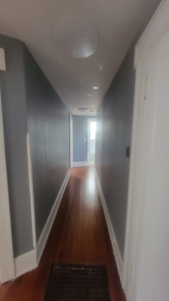 Building Photo - 148 W 6th St