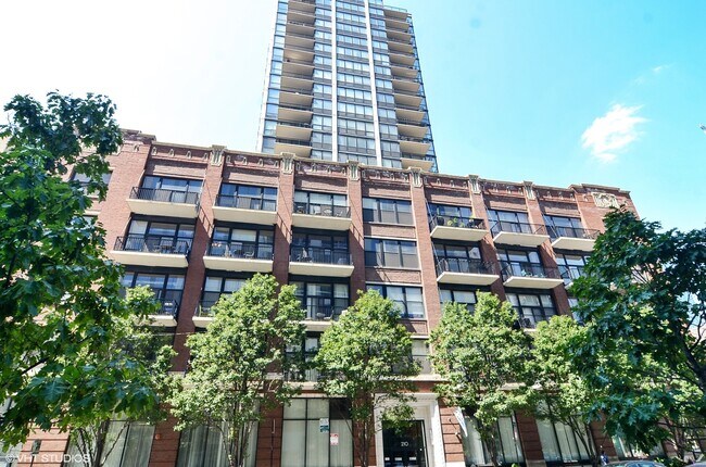Primary Photo - 210 S Desplaines St