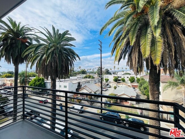 Primary Photo - 14612 Calvert St