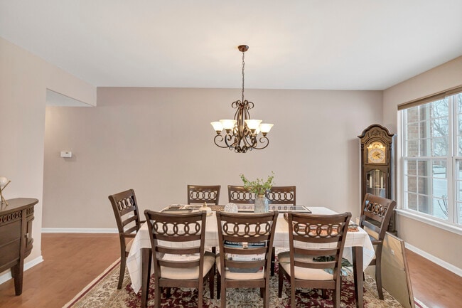 Building Photo - 426 Kingfisher Rd