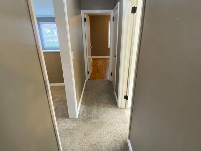 Building Photo - 2-Bedroom 1 Bath Ranch Style Home Near GD Jones Elementary