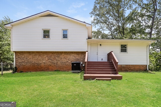 Building Photo - 185 Hyde Cir