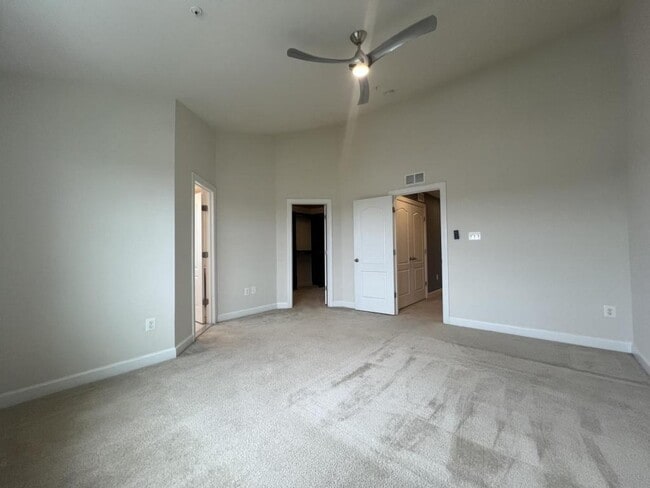 Building Photo - 2101 St Josephs Dr