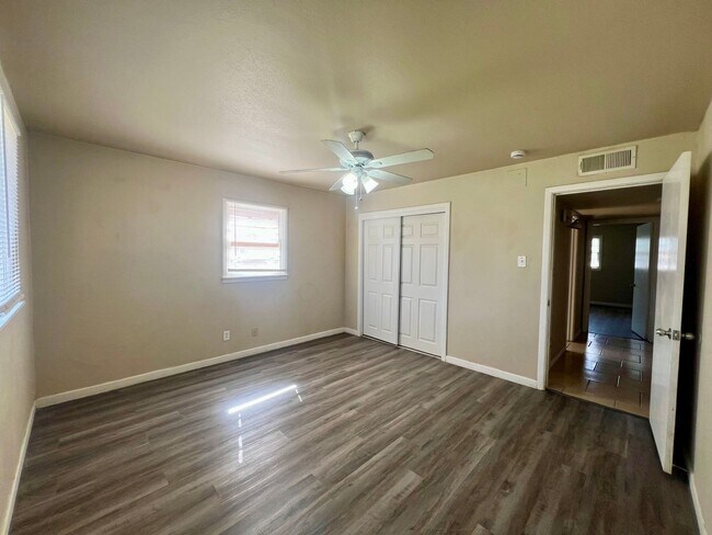 Building Photo - 2821 56th St