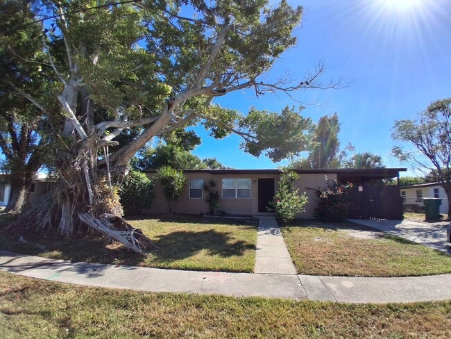 Primary Photo - 21995 Catherine Ave