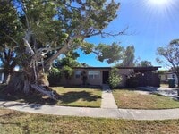 Building Photo - 21995 Catherine Ave