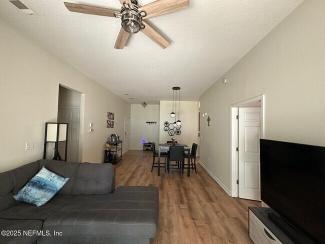 Building Photo - 13792 Herons Landing Way