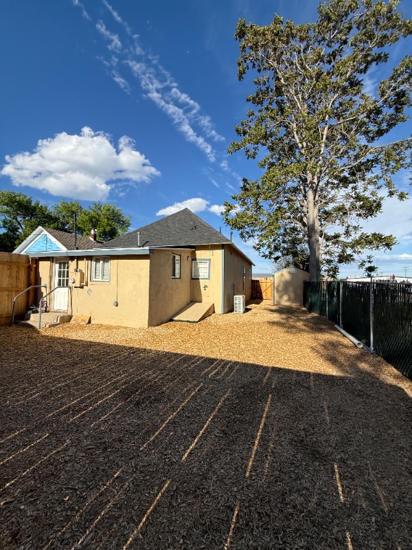 Building Photo - 215 Collyer St