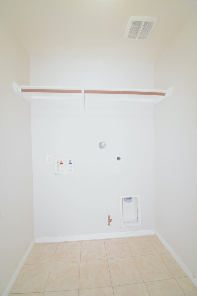 Building Photo - 21518 Crainfeld Dr