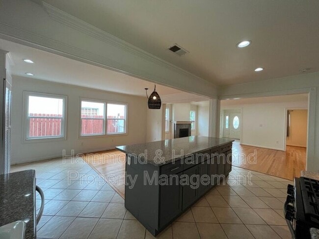 Building Photo - 4316 Greenbush Ave
