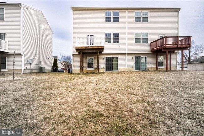 Building Photo - 17 Karendale Ct