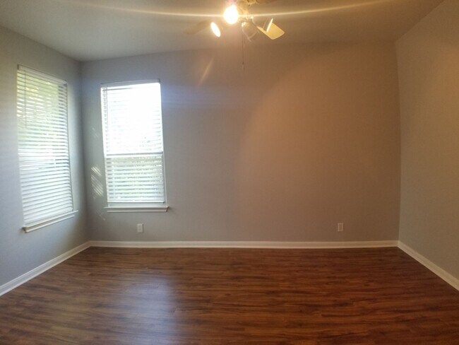 Building Photo - 2502ALLRED
