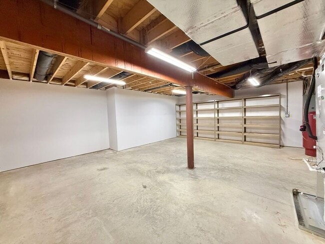 Building Photo - 3021 Hickory Tree Pl