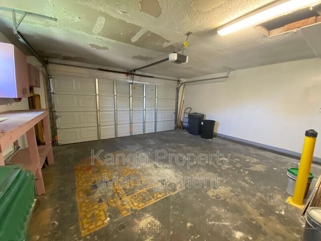 Building Photo - 757 NW Bayard Ave