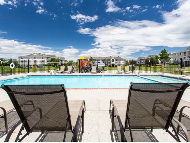 Unwind at the Pool/Year-Around Jacuzzi - Oak Meadows