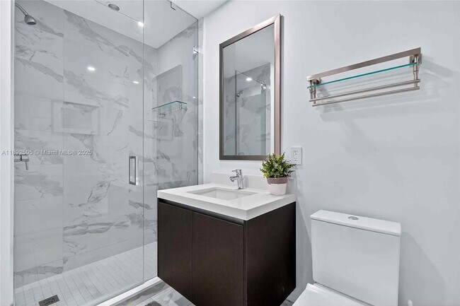 Building Photo - 851 NE 1st Ave