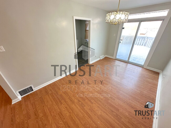 Building Photo - 217 Stevens St