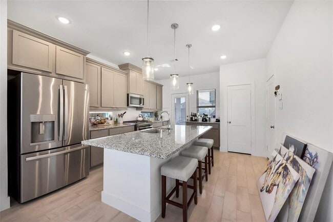 Building Photo - 10062 Rosette Dr