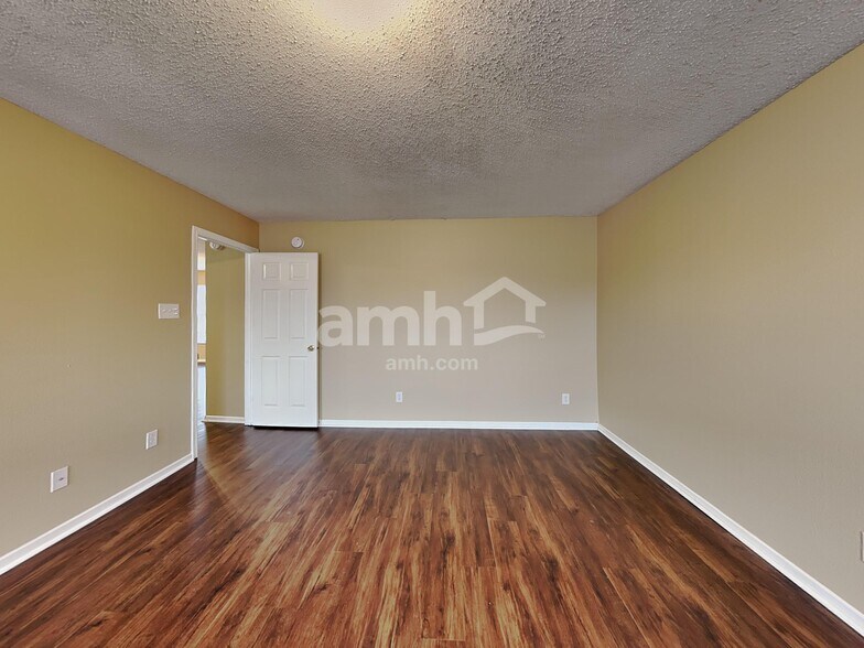 Building Photo - 14421 Refreshing Garden Ln