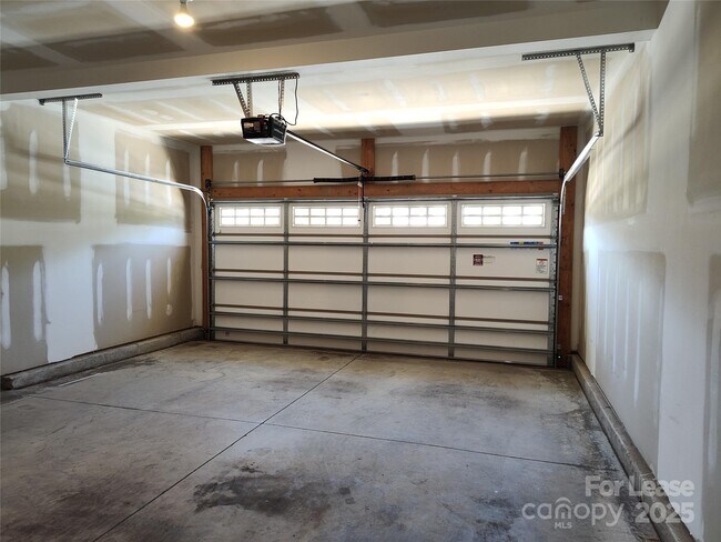 Building Photo - 8114 Overmeadow Ln