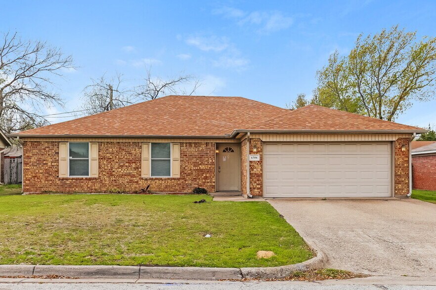 Primary Photo - 6306 Twin Maple Ct