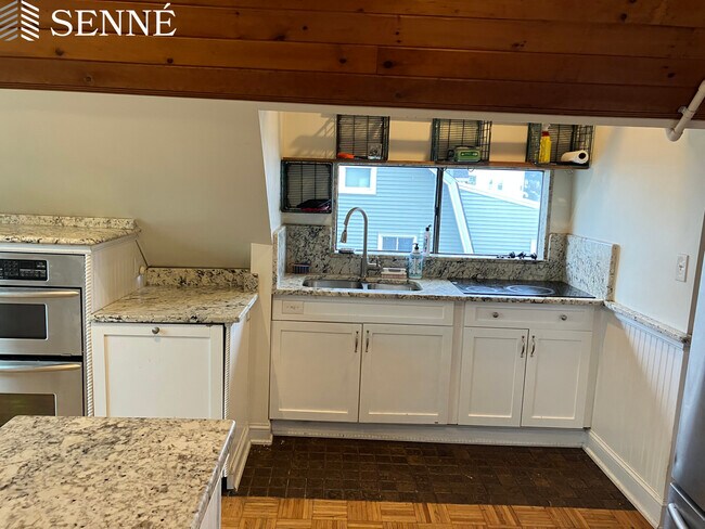 Building Photo - 71 Grovers Ave