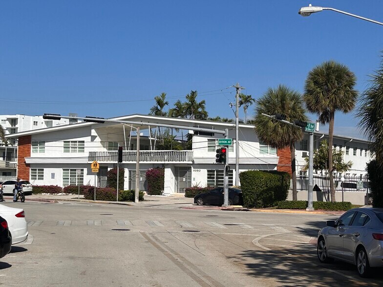 View of front of building - 8080 Tatum Waterway Dr