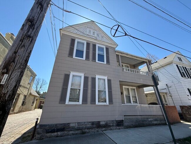 Building Photo - 187-189 E Whittier St