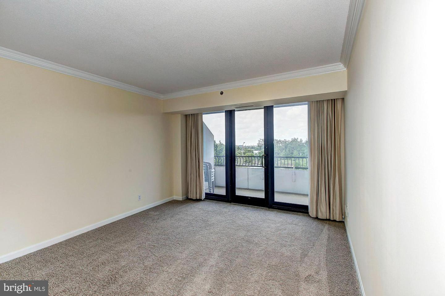 Building Photo - 1200 Crystal Dr