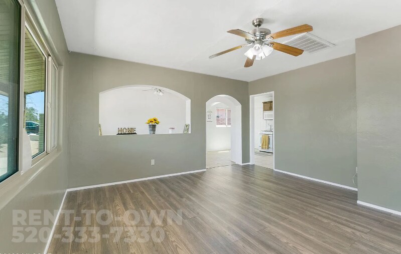 Building Photo - 418 E McMillan Dr