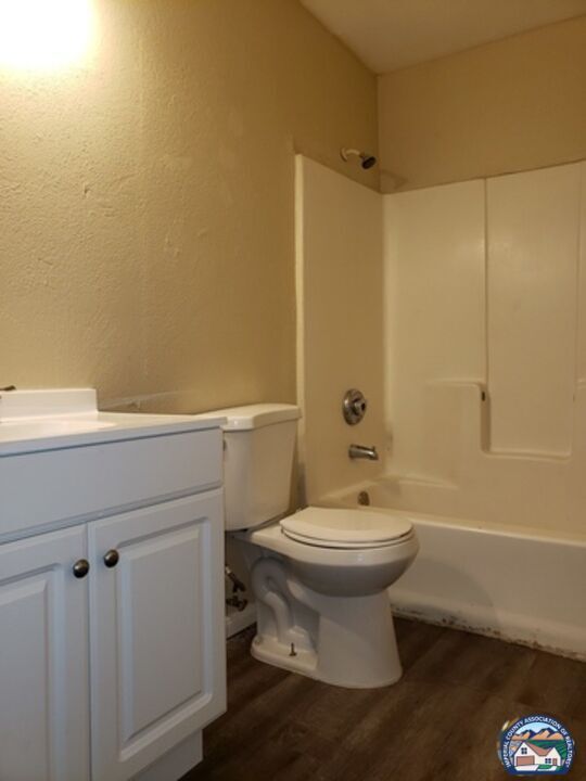 Building Photo - 590 El Centro Ave
