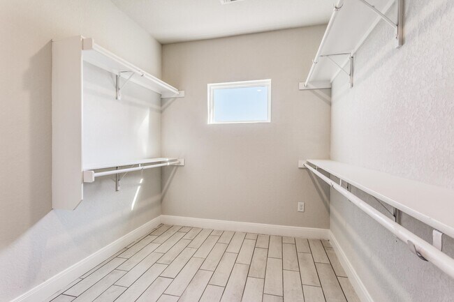 Building Photo - 2916 Hi Mesa