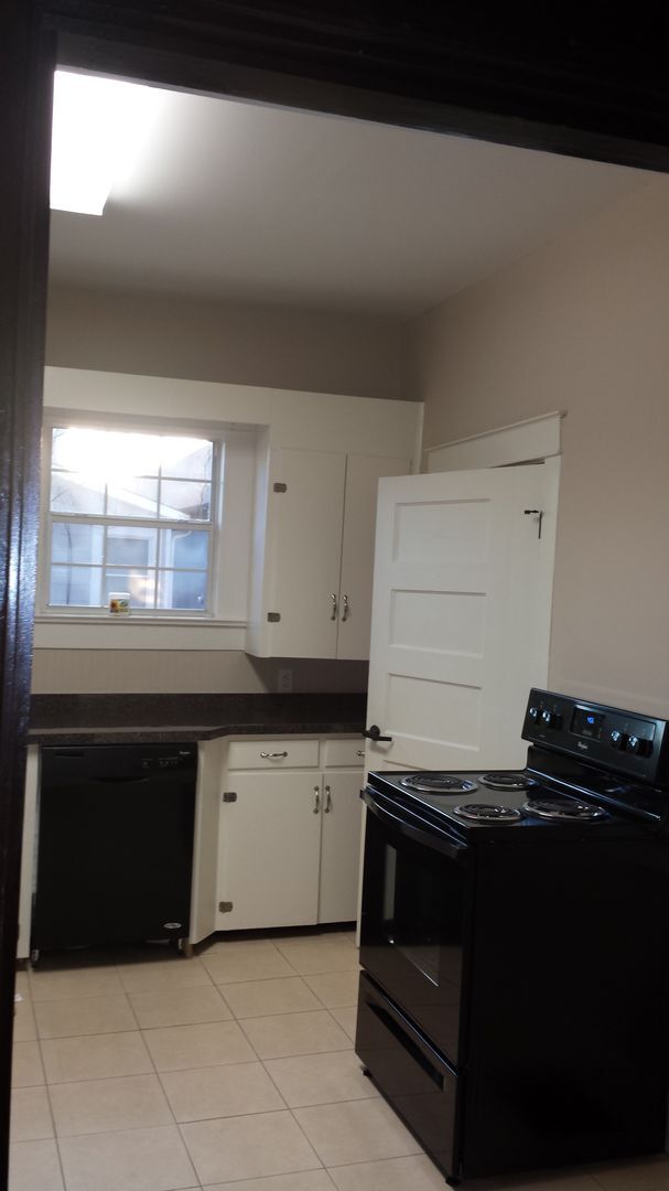 Building Photo - Maryville 37804 - COMING SOON! 1 bath stud...