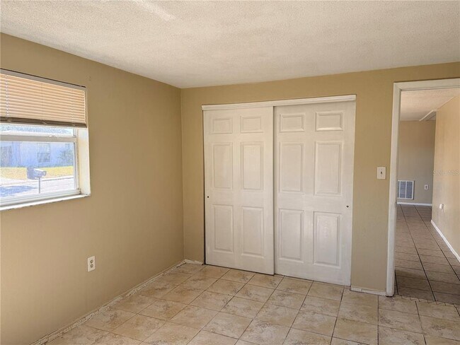 Building Photo - 7303 Deerfield Dr