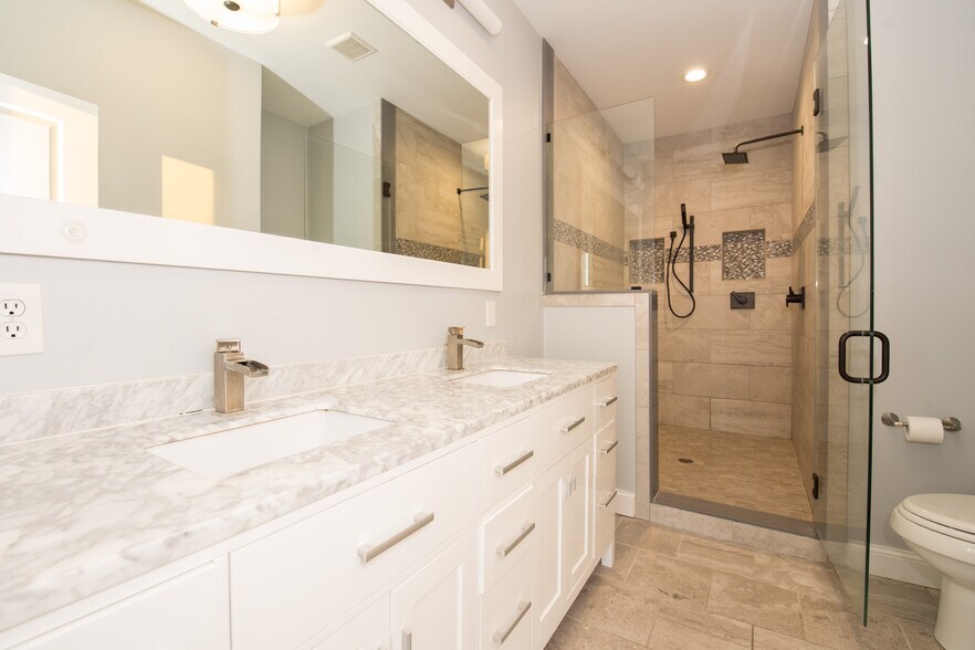 Building Photo - 4576 Silverwood St