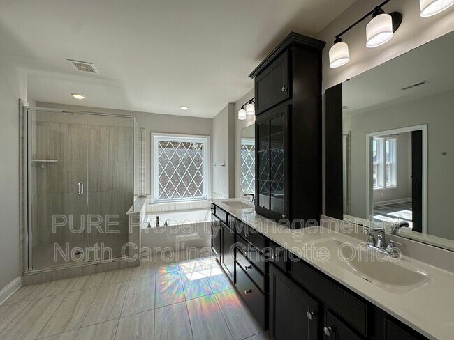 Building Photo - 9209 Colin Crossing Ct