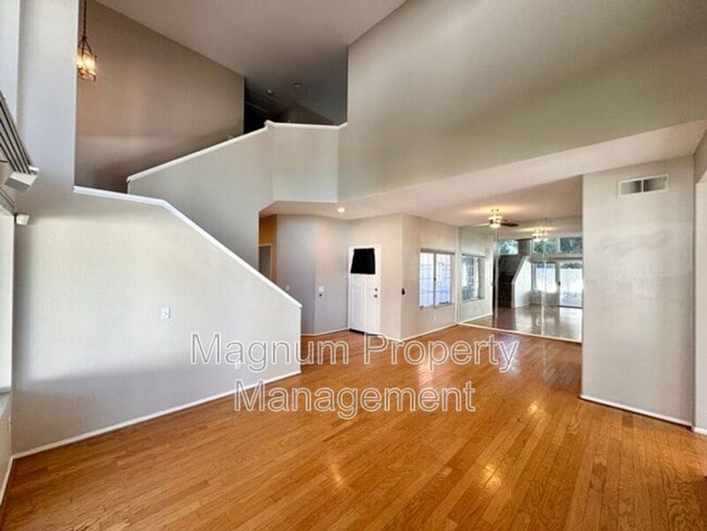 Building Photo - 40085 Temecky Way