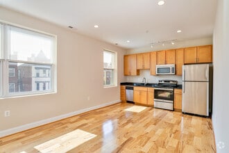Interior Photo - 1319 Park Rd NW