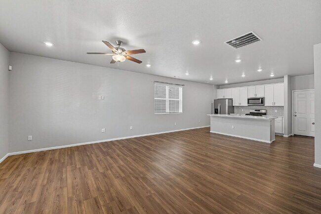 Building Photo - Stunning 3-Bed Townhome in Northglenn w/ 2...