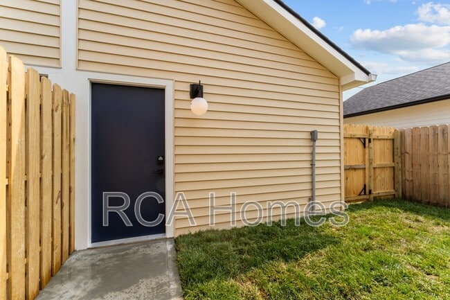 Building Photo - 45 Keystone Ave