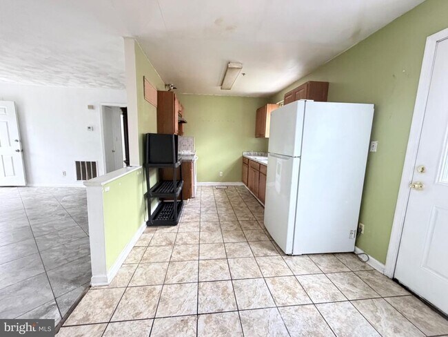 Building Photo - 1223 Chillum Rd