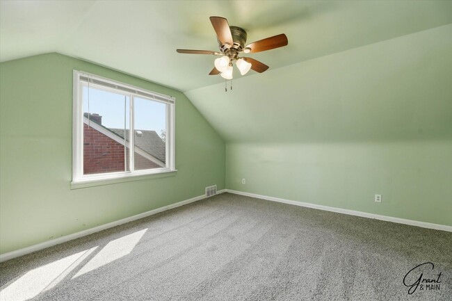 Building Photo - $1300 3 bedroom bungalow