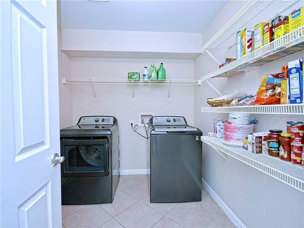 Laundry/Pantry - 1806 Wallin Loop